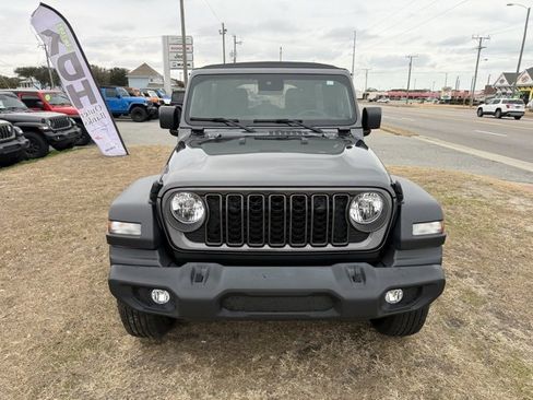Used 2024 Jeep Wrangler Sport S image 2