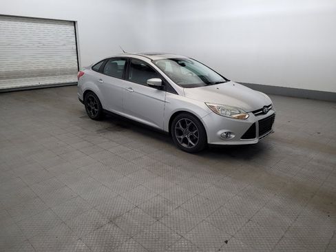 Used 2014 Ford Focus SE w/ Equipment Group 201A FWD image 11