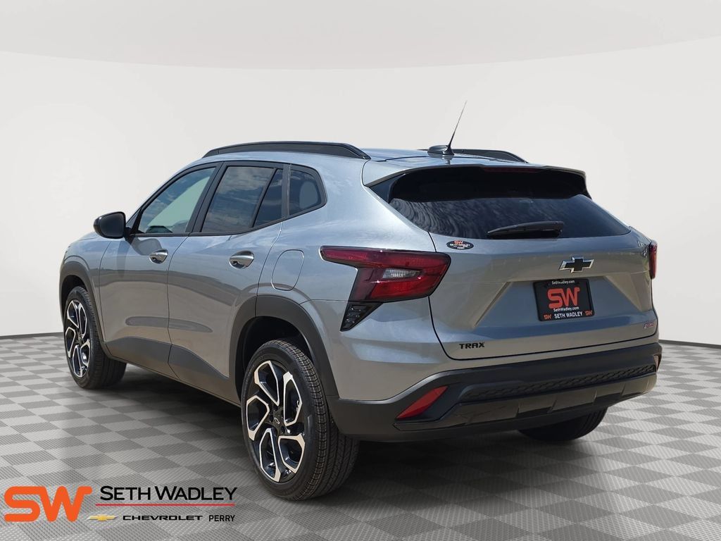 New 2026 Chevrolet Trax RS w/ Driver Confidence Package FWD image 5