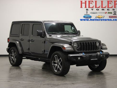 Used 2024 Jeep Wrangler Unlimited AWD/4WD image 1