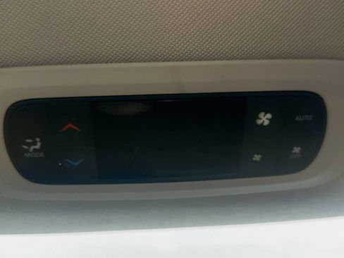 Used 2022 Chrysler Pacifica Touring-L FWD image 33