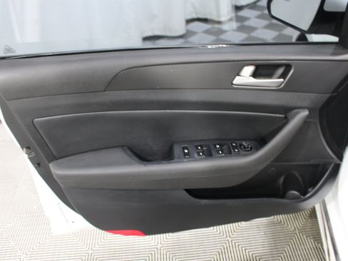 Used 2016 Hyundai Sonata Sport w/ Option Group 1V FWD image 5