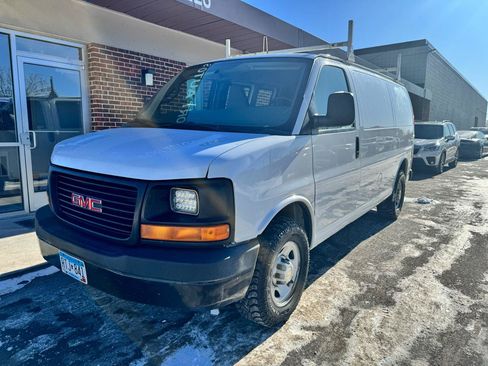 Used 2016 GMC Savana 2500 RWD image 3