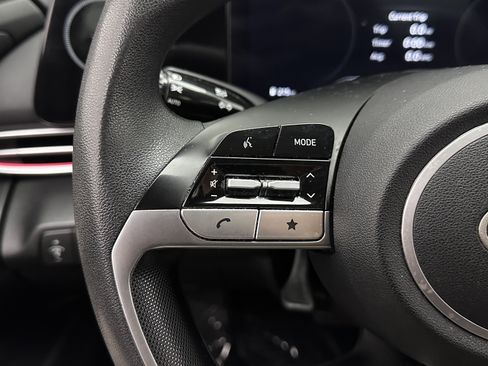 Used 2024 Hyundai Elantra SEL FWD image 19