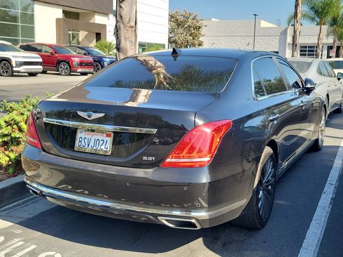 Used 2017 Genesis G90 3.3T Premium RWD image 3