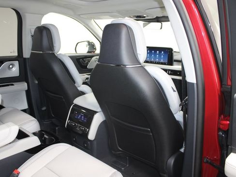 New 2026 Lincoln Aviator Reserve AWD/4WD image 31
