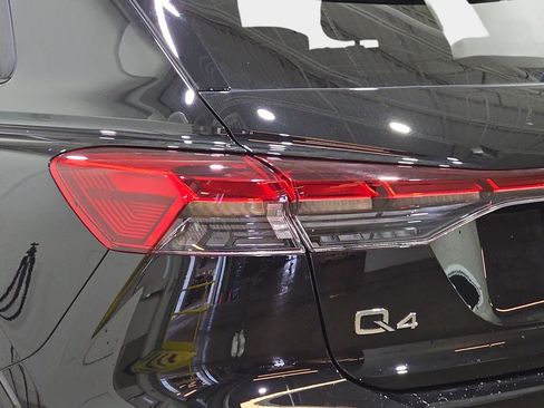 Used 2024 Audi Q4 e-tron Premium Plus w/ Premium Plus AWD/4WD image 37