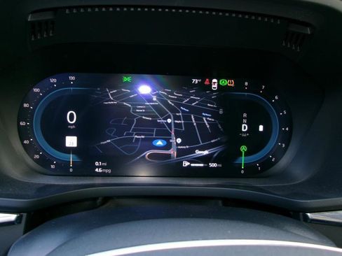 Used 2025 Volvo XC60 B5 Plus image 14