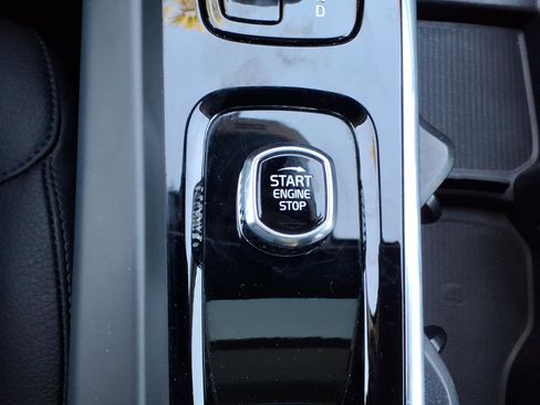 Certified 2025 Volvo XC60 B5 Plus AWD/4WD image 24