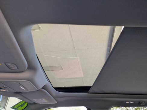 Used 2021 Ford F150 Lariat w/ Equipment Group 502A High AWD/4WD image 23