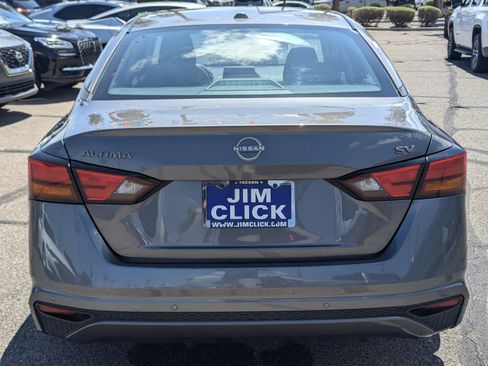 Used 2024 Nissan Altima 2.5 SV FWD image 3