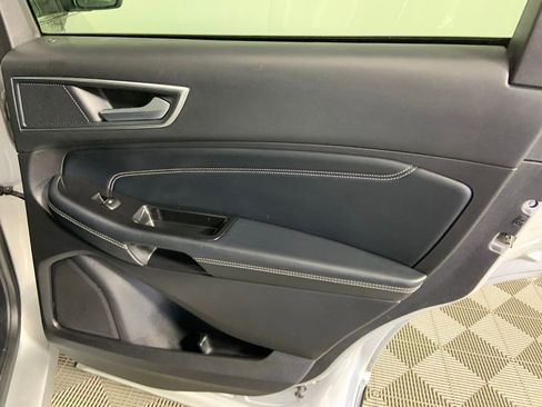 Used 2018 Ford Edge Titanium AWD/4WD image 12