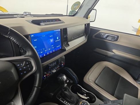 Used 2023 Ford Bronco Wildtrak image 24