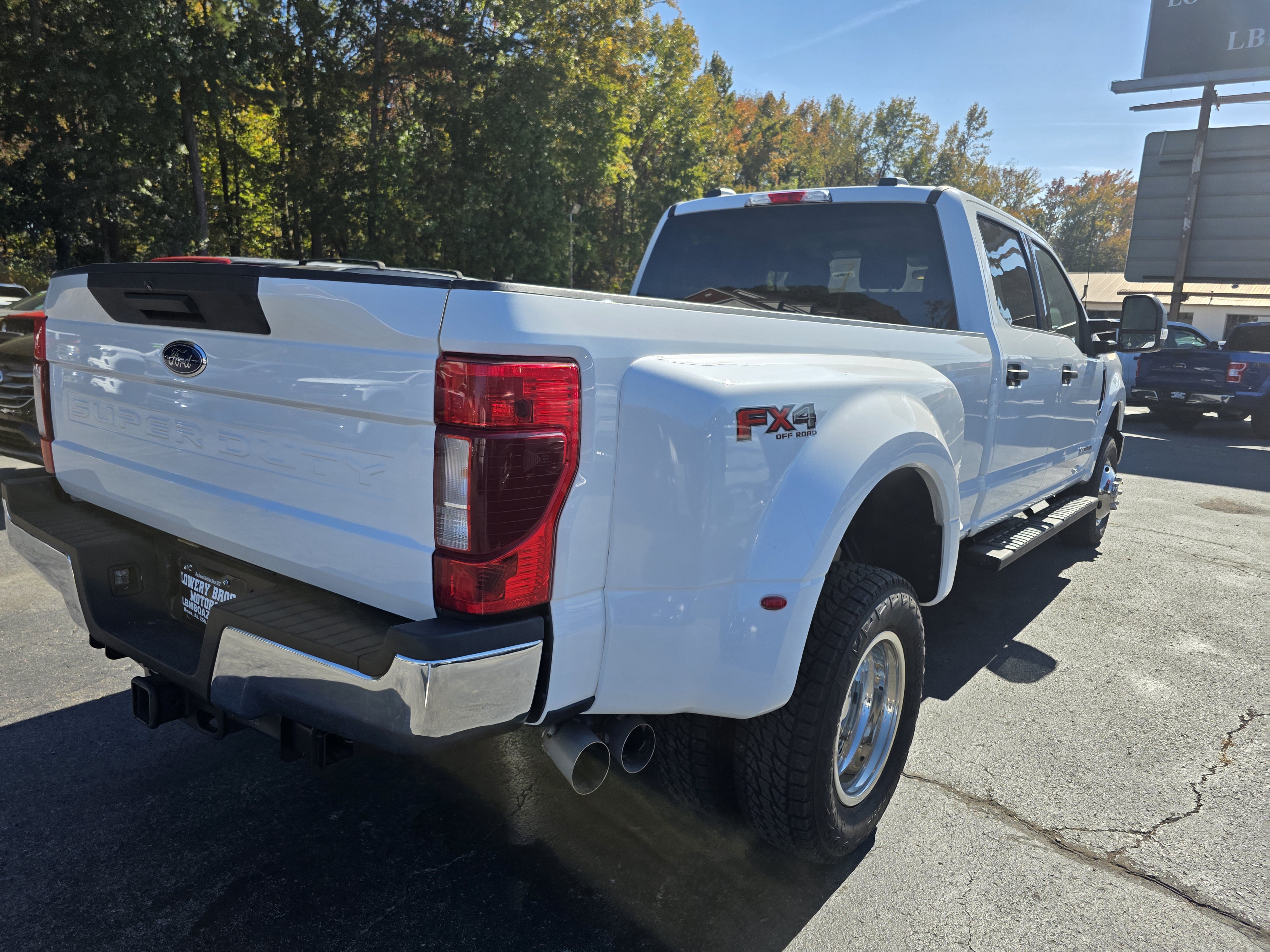 Used 2022 Ford F350 XLT w/ FX4 Off-Road Package AWD/4WD image 6