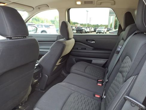 Certified 2022 Nissan Pathfinder S FWD image 5