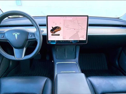 Used 2021 Tesla Model 3 Standard Range Plus RWD image 10