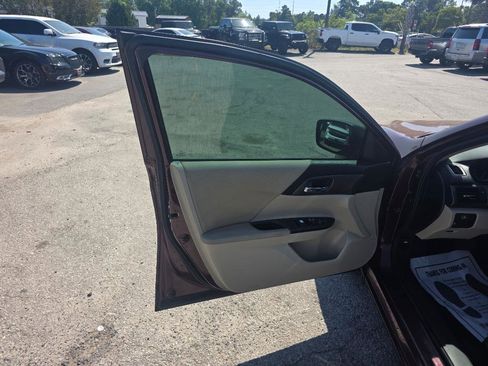 Used 2014 Honda Accord LX image 6