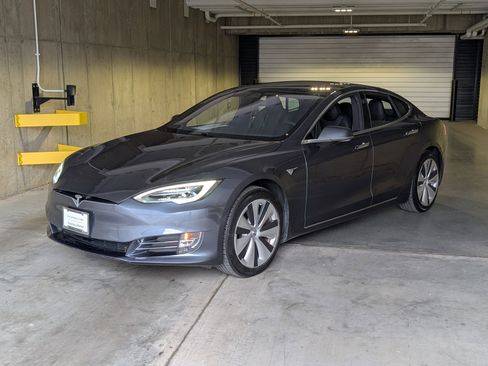 Used 2020 Tesla Model S Long Range Plus image 1