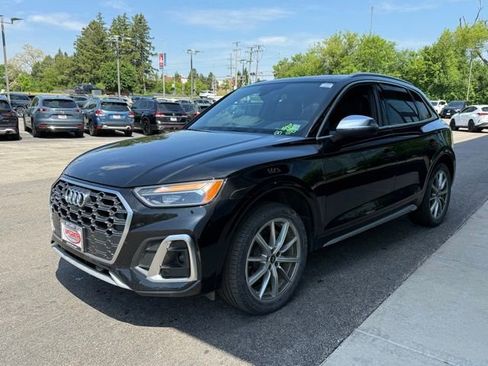Used 2022 Audi SQ5 Premium Plus w/ Premium Plus Package AWD/4WD image 3