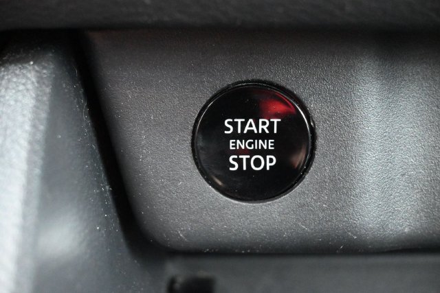 Used 2025 Nissan Rogue SV AWD/4WD image 22