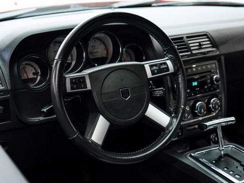 Used 2009 Dodge Challenger R/T image 43