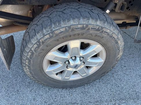 Used 2014 Ford F150 XLT w/ Equipment Group 302A Luxury AWD/4WD image 4