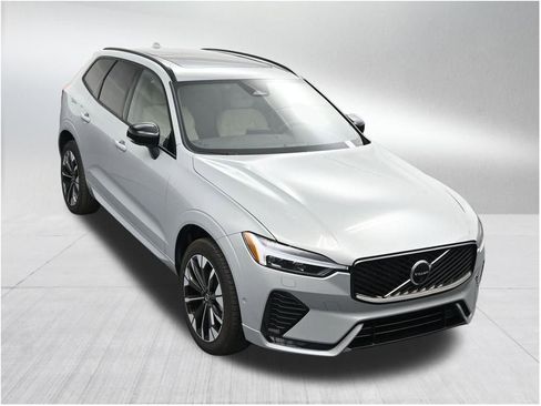 New 2026 Volvo XC60 B5 Plus w/ Protection Package Premier AWD/4WD image 19