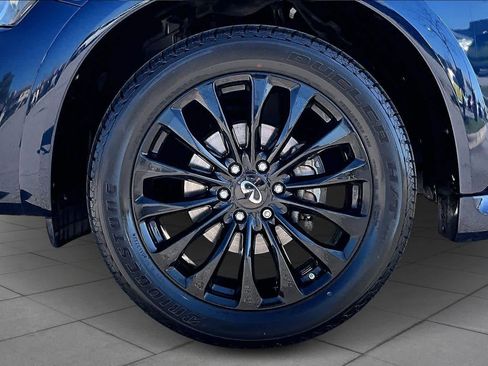 Used 2015 INFINITI QX80 Luxe w/ 22" Wheel Package image 11