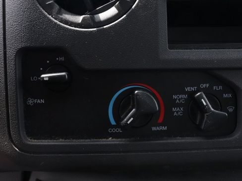 Used 2023 Ford E-450 and Econoline 450 Super Duty RWD image 15