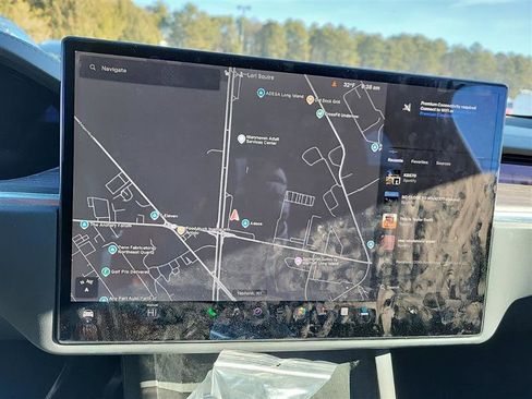 Used 2023 Tesla Model X image 5