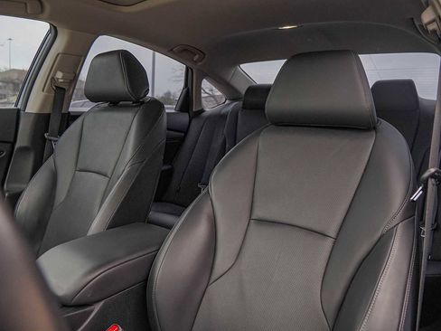Used 2023 Honda Accord EX-L image 11