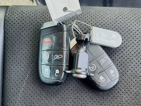 Used 2021 Jeep Grand Cherokee Laredo X RWD image 33