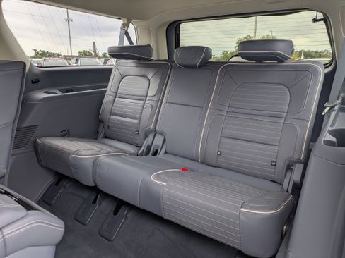 Used 2023 Lincoln Navigator L Black Label image 16