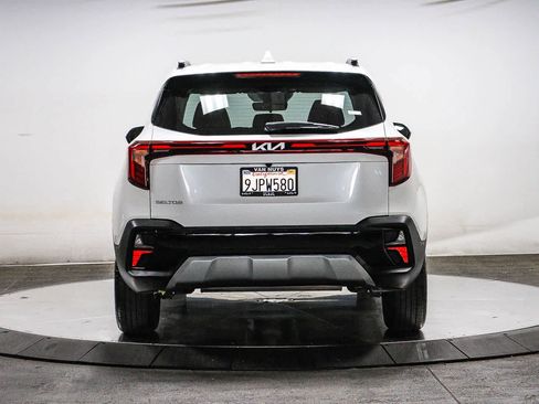 Used 2024 Kia Seltos EX FWD image 3