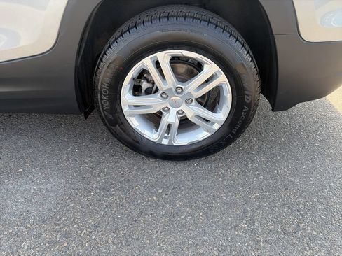 Used 2019 GMC Terrain SLE w/ Driver Convenience Package FWD image 30