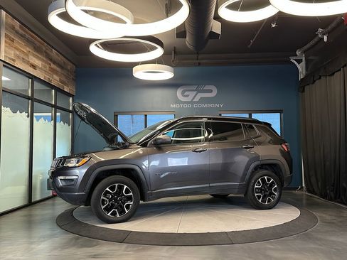 Used 2019 Jeep Compass Trailhawk w/ Cold Weather Group AWD/4WD image 24