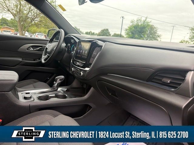 Used 2023 Chevrolet Traverse LT FWD image 11