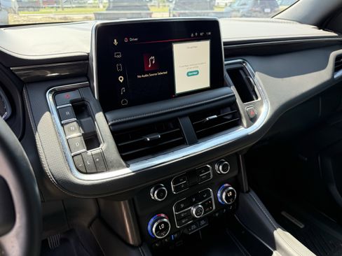 Used 2024 GMC Yukon XL AT4 w/ Technology Package image 18