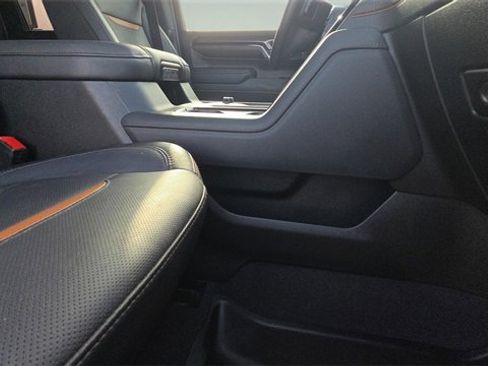 Used 2024 GMC Sierra 2500 AT4 w/ AT4 Preferred Package image 25