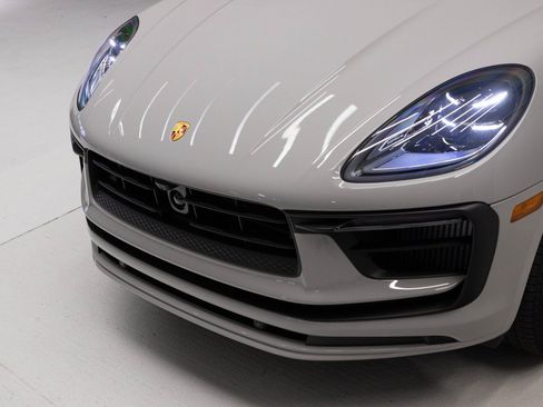 Certified 2026 Porsche Macan S AWD/4WD image 33