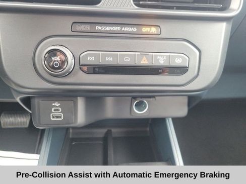 New 2026 Ford Maverick XL image 9