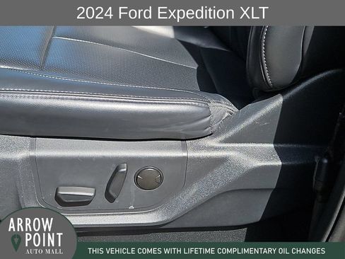 Used 2024 Ford Expedition XLT AWD/4WD image 23
