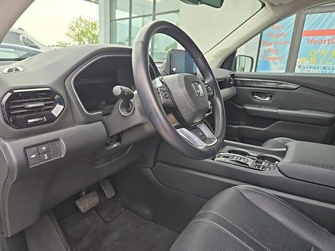 Used 2023 Honda Pilot Elite image 37