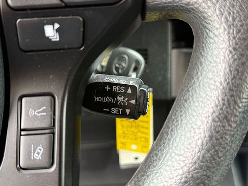Used 2018 Toyota Tacoma SR AWD/4WD image 24