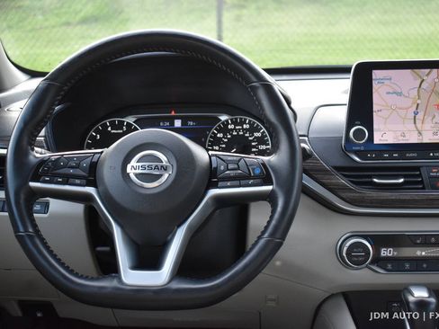 Used 2021 Nissan Altima 2.5 Platinum AWD/4WD image 19