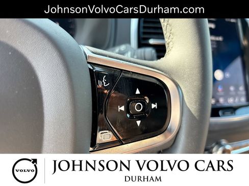 Used 2023 Volvo XC90 B6 Ultimate w/ Protection Package Premier AWD/4WD image 18