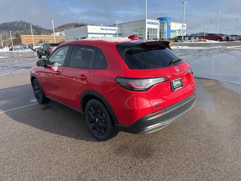 Used 2024 Honda HR-V Sport image 9