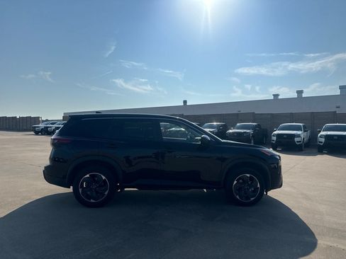 Certified 2025 Nissan Rogue SV FWD image 26