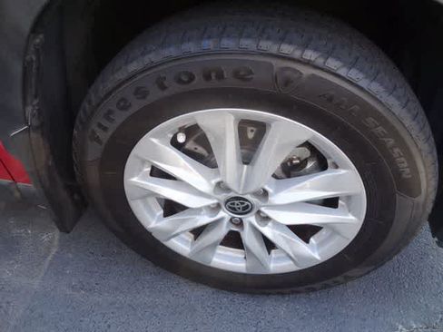 Used 2022 Toyota Corolla Cross LE FWD image 17