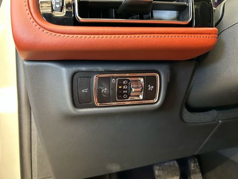 New 2026 Lincoln Aviator Reserve AWD/4WD image 14